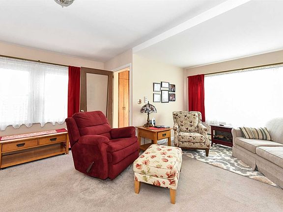 4th image of 8609 254th St