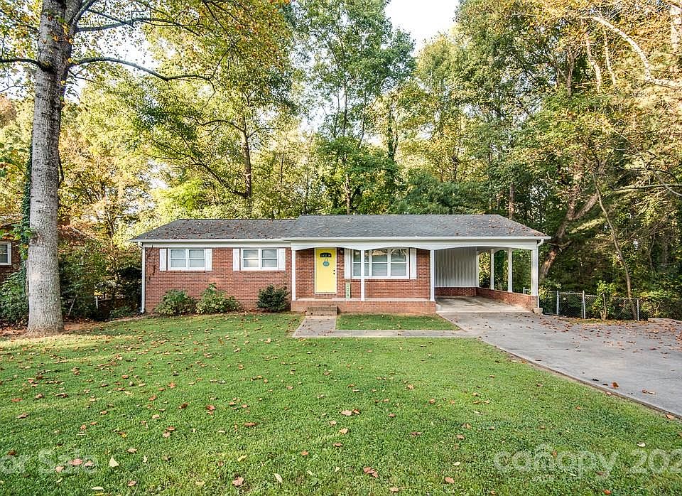 1st image of 904 Valley Dr