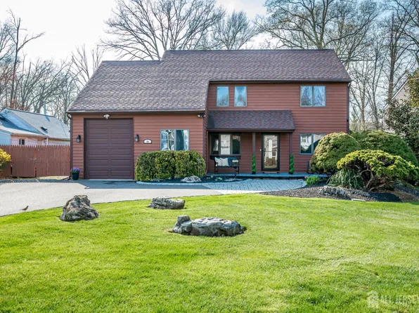 49 Kentnor St, Metuchen, NJ 08840