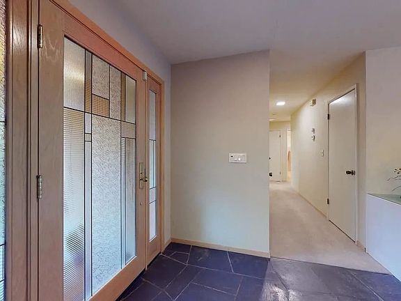3rd image of 905 Wycliffe Ct