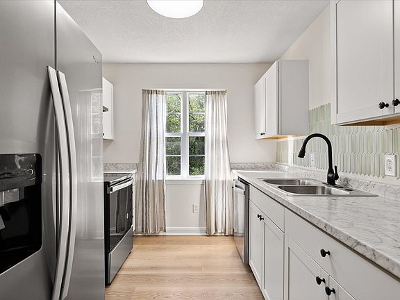 3rd image of 4148 Webb Rd