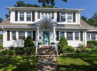 29 Spruce St, Westerly, RI 02891