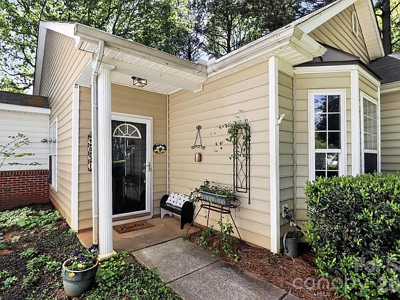 3rd image of 4851 Steepleglen Ct