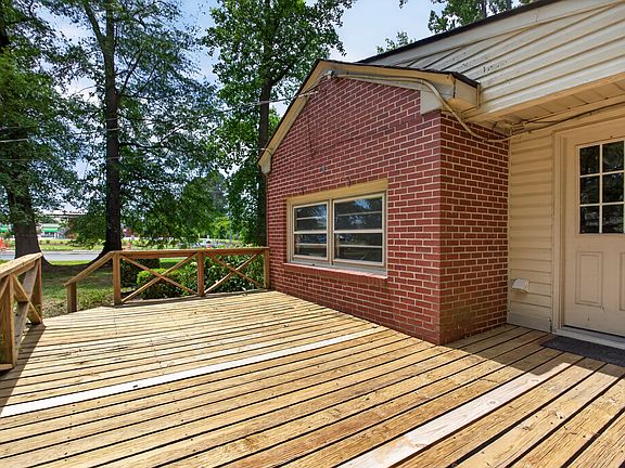 4th image of 3532 Bridge Rd
