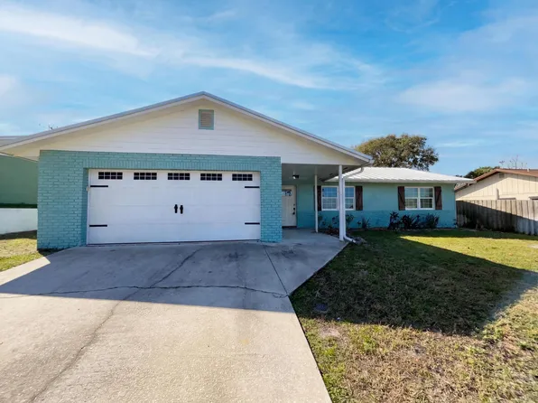 1930 NE 23rd Ter, Jensen Beach, FL 34957