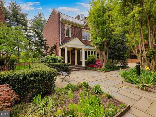 4018 Chancery Ct NW, Washington, DC 20007