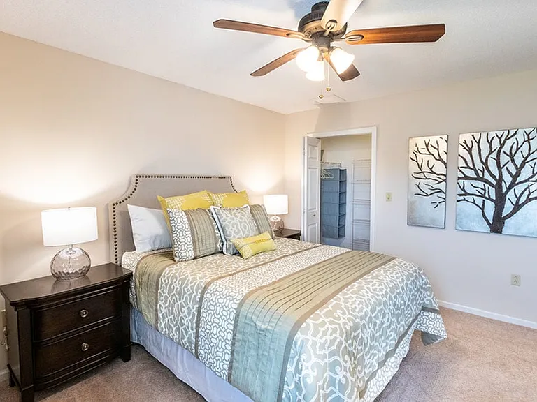 Windsong Place Apartments — Photo 34