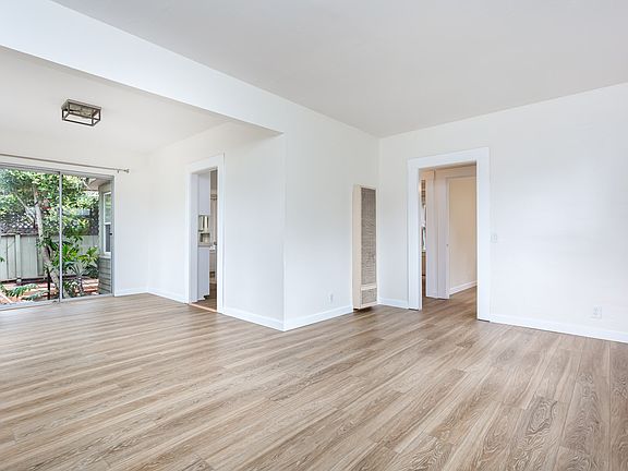 3rd image of 4621-23 Lotus St