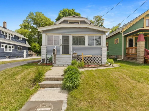 1017 N Chicago AVENUE, South Milwaukee, WI 53172