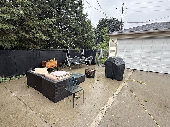 3rd image of 1616 E Eden PLACE