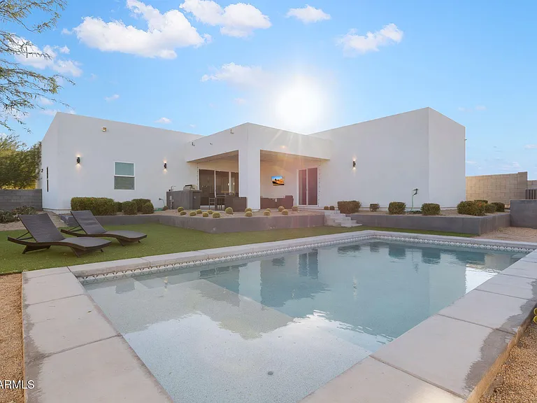 2252 E South Mountain Ave — Photo 47