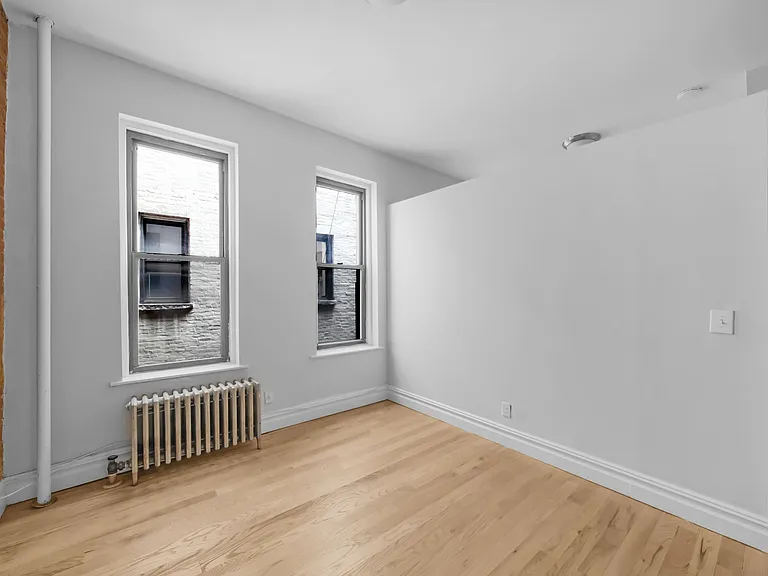 1688 York Ave #2A — Photo 5