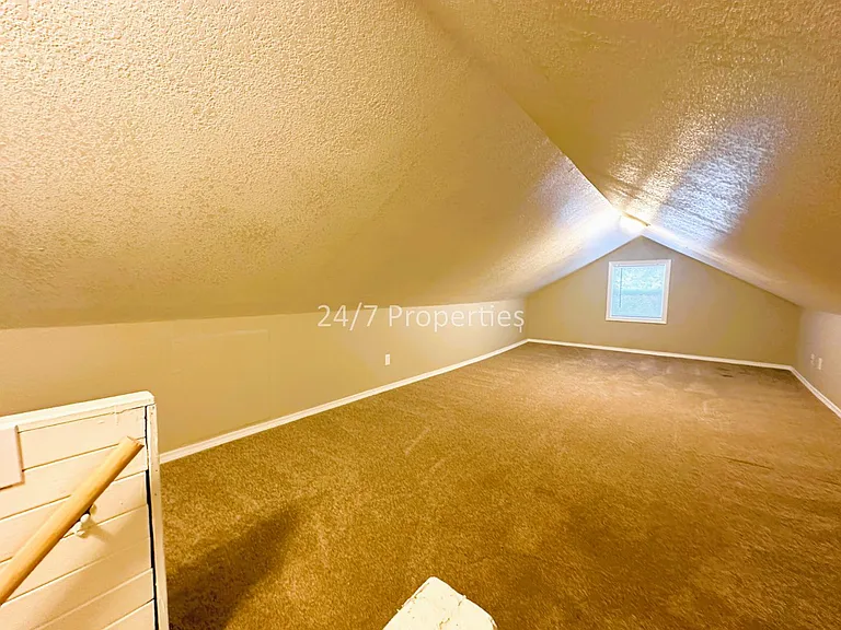 860 Shipping St NE — Photo 15