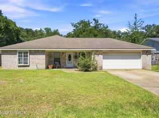 1325 S 10th St, Ocean Springs, MS 39564