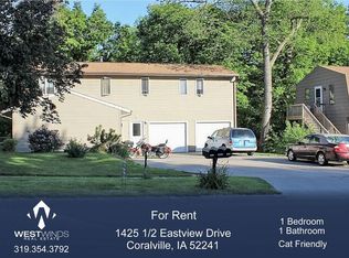 1425 1/2 Eastview Dr, Coralville, IA 52241