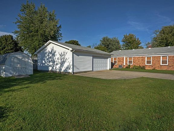 5th image of 1200 Fairview Dr