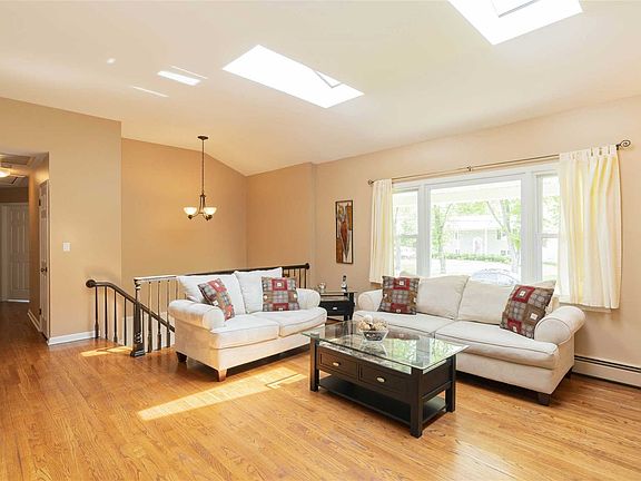 5th image of 18 Gabriella Rd