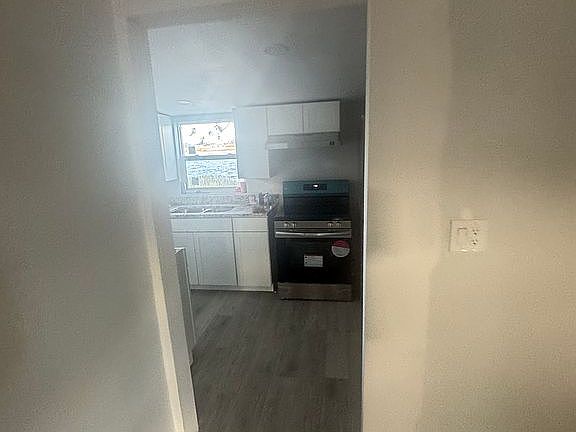 2nd image of 915 Main St
