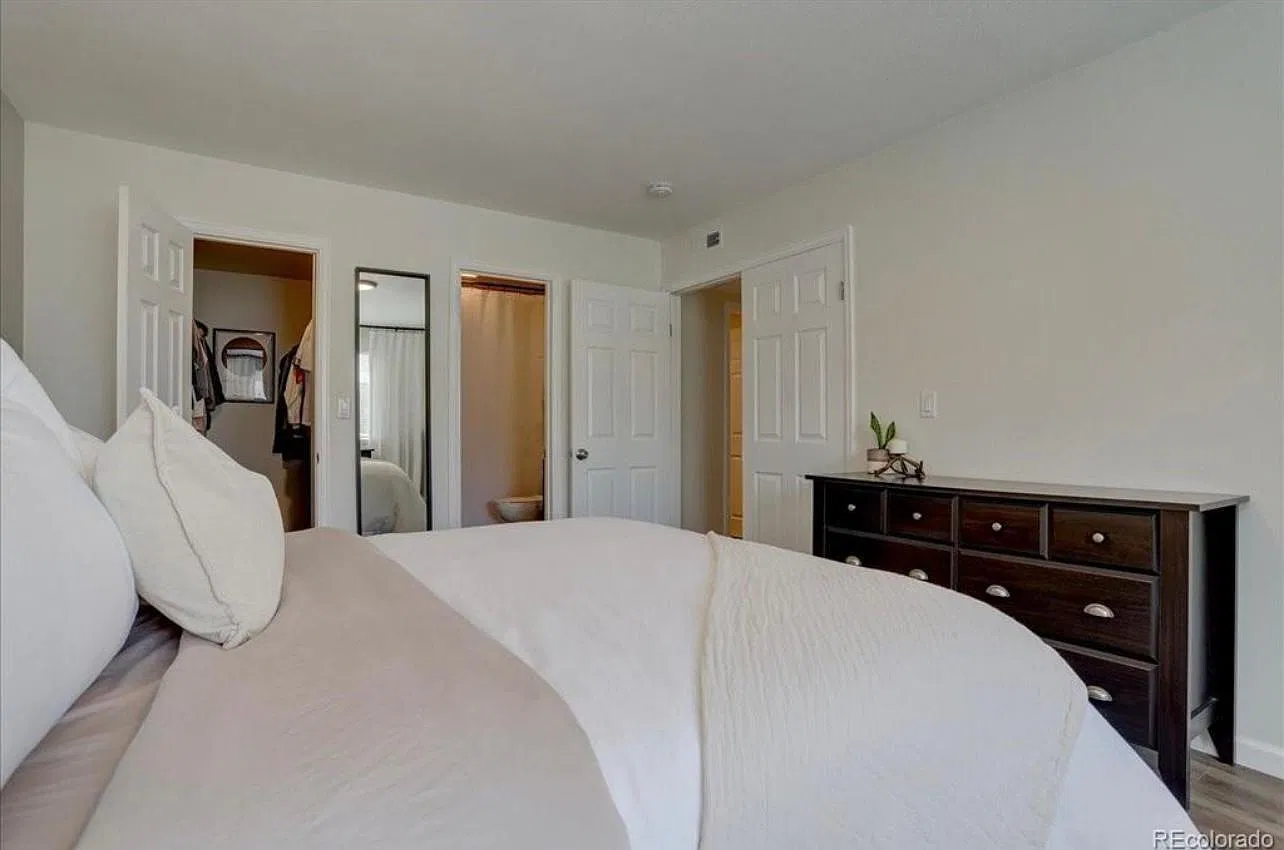 2 bed, 1019 sqft, $1,600 — Photo 1