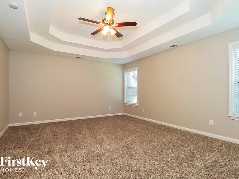 168 Crossing Dr — Photo 8