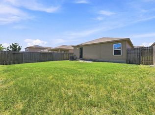 360 Farmer Ln, Jarrell, TX 76537