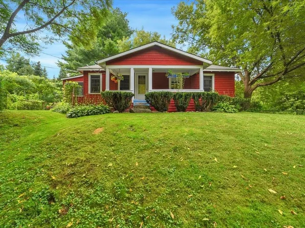 27 Steeple View Drive, Georgia, VT 05468