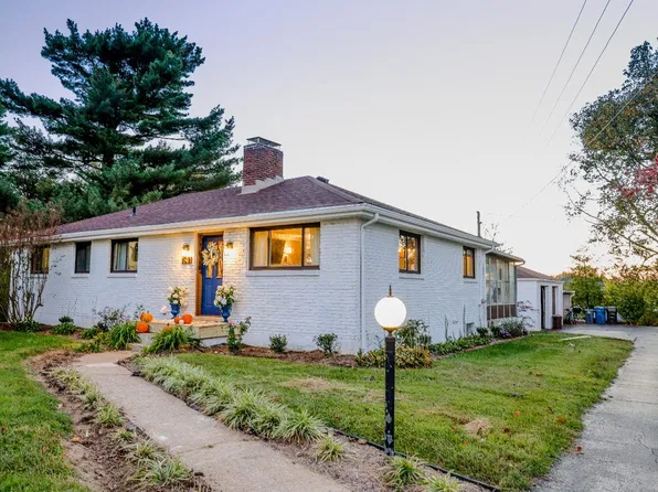 61 Yenowine Ln, Georgetown, IN 47122