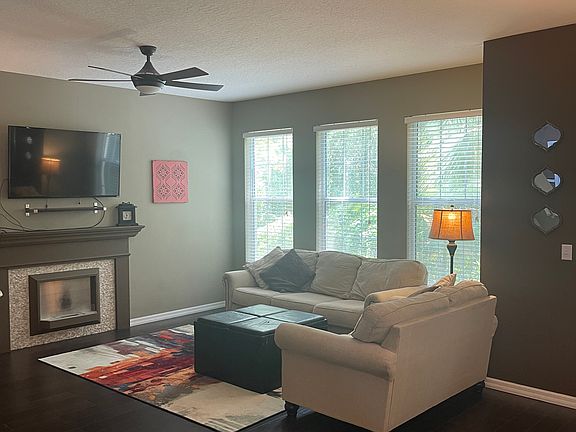3rd image of 6772 Breezy Palm Dr