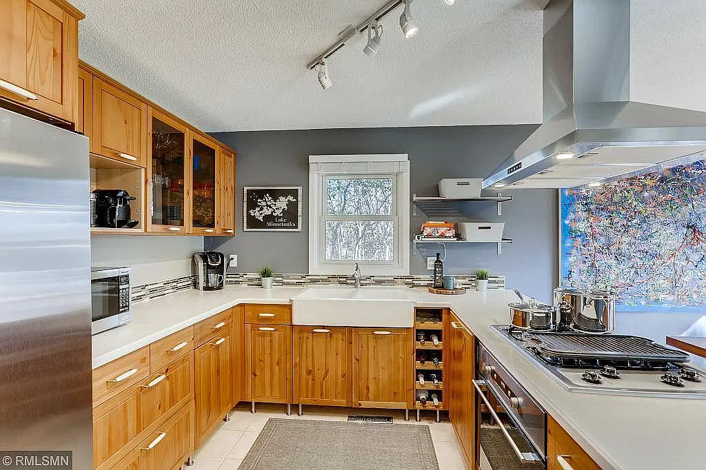 4501 Wilshire Blvd — Photo 2