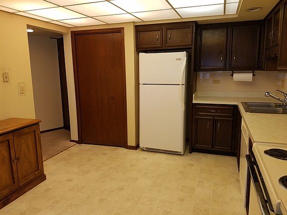 2nd image of 901 Center St Unit 504