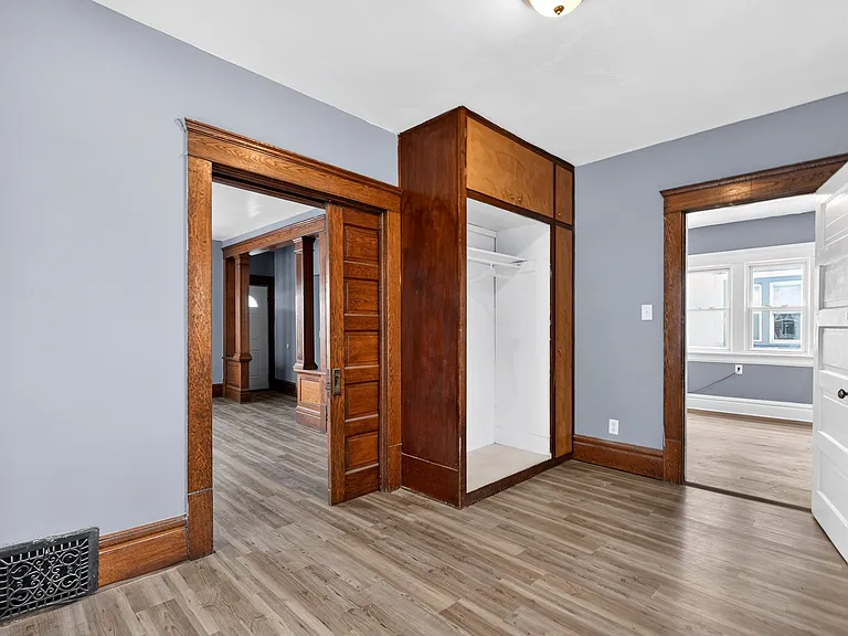 458 Kling St — Photo 11