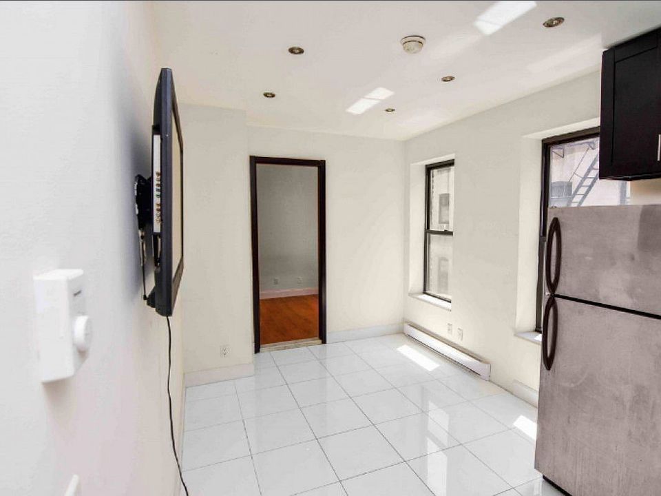 2nd image of 354 W 110th St APT 3D