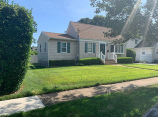 1834 Stuyvesant Ave, Merrick, NY 11566