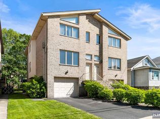 2415 Camner St #A, Fort Lee, NJ