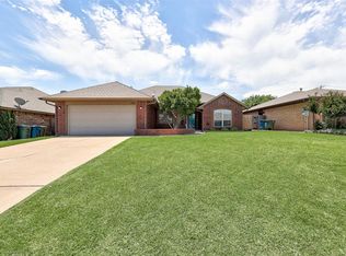 1712 Stepping Stone Trl, Edmond, OK 73013