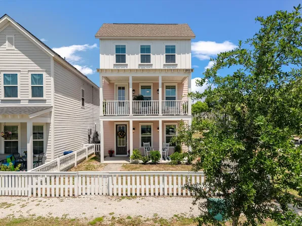 4631 Scout Aly, North Charleston, SC 29405