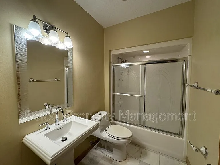 12134 Fairway Winds Ct — Photo 33