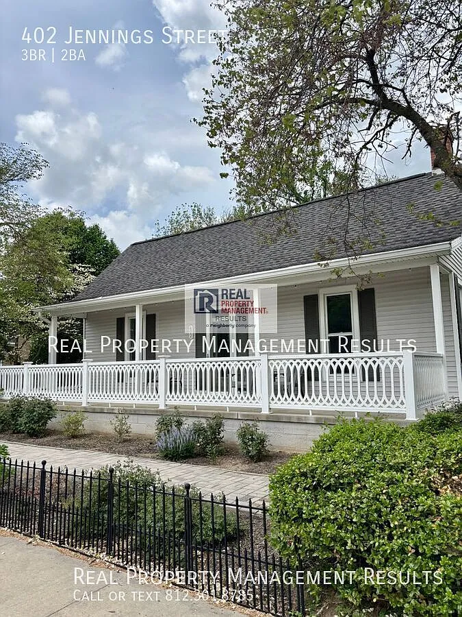 Cottage Charm in Downtown Newburgh - One Block from the River! — Photo 2