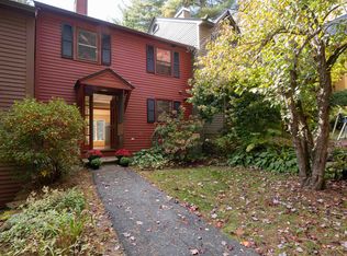 826 Hard Rd UNIT B4, Hartford, VT 05047