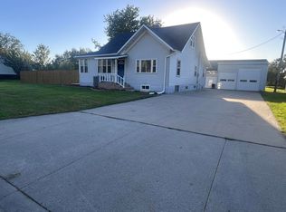 401 N Ben St, Parkston, SD 57366
