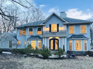446 Pepperidge Tree Ln, Kinnelon, NJ 07405