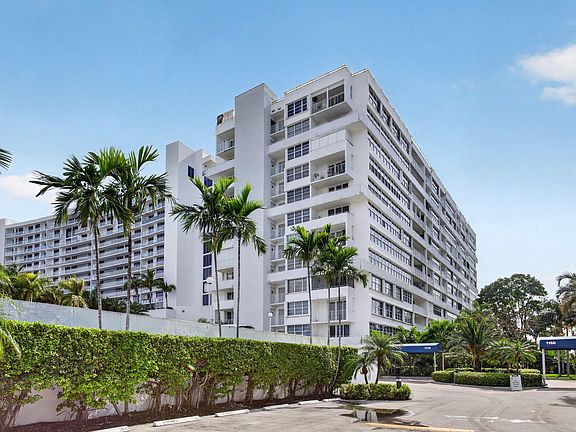 2nd image of 1170 N Federal Highway #305