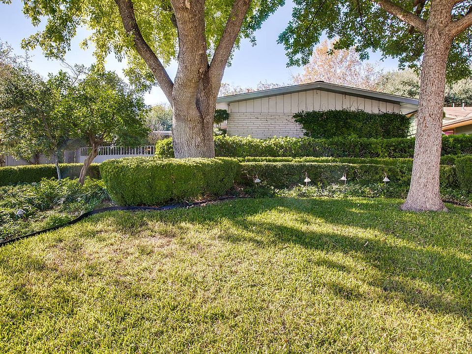 1st image of 318 Fantasia St