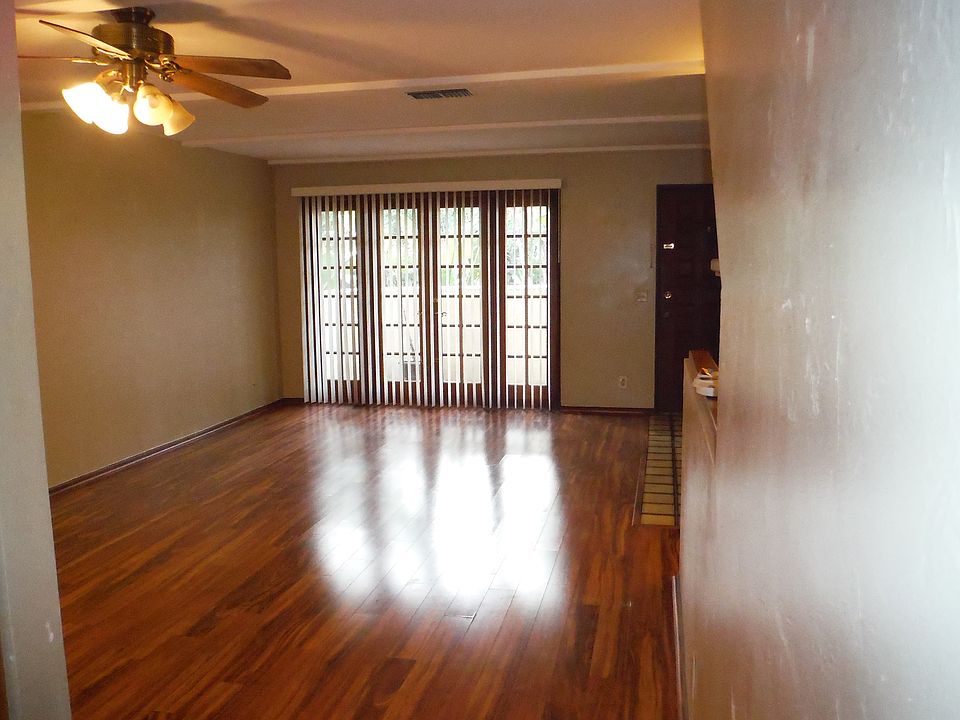 1st image of 8638 Villa La Jolla Dr Unit 3