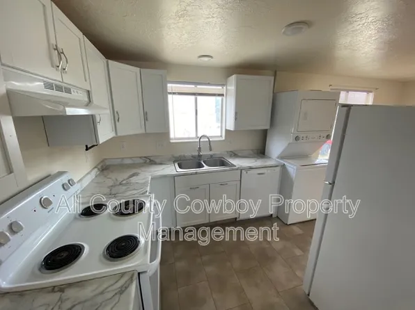 704 Ferris Ct APT 1, Rawlins, WY 82301