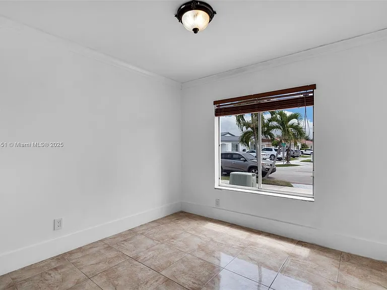 17493 SW 142nd Pl #1 — Photo 3
