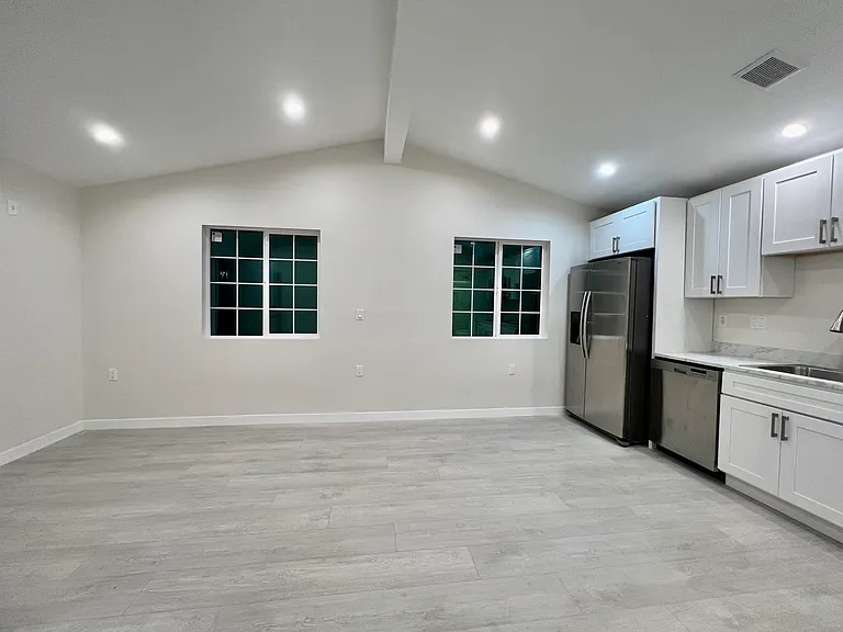 6534 Valley Circle Blvd #6534 — Photo 2