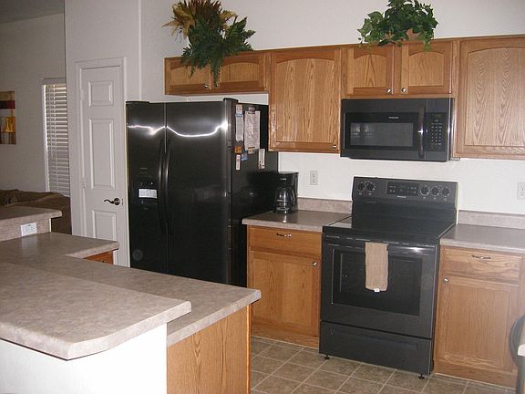 Kitchen, all new appliances