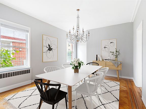 3rd image of 900 E 21st St