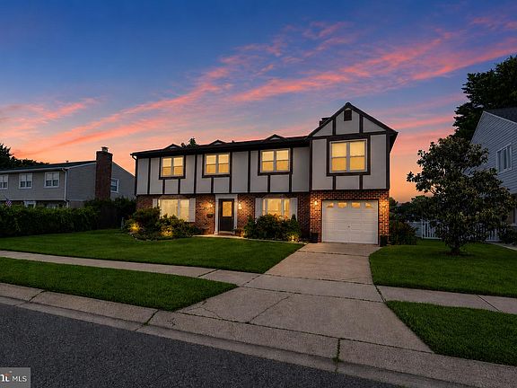 2nd image of 35 Neptune Dr